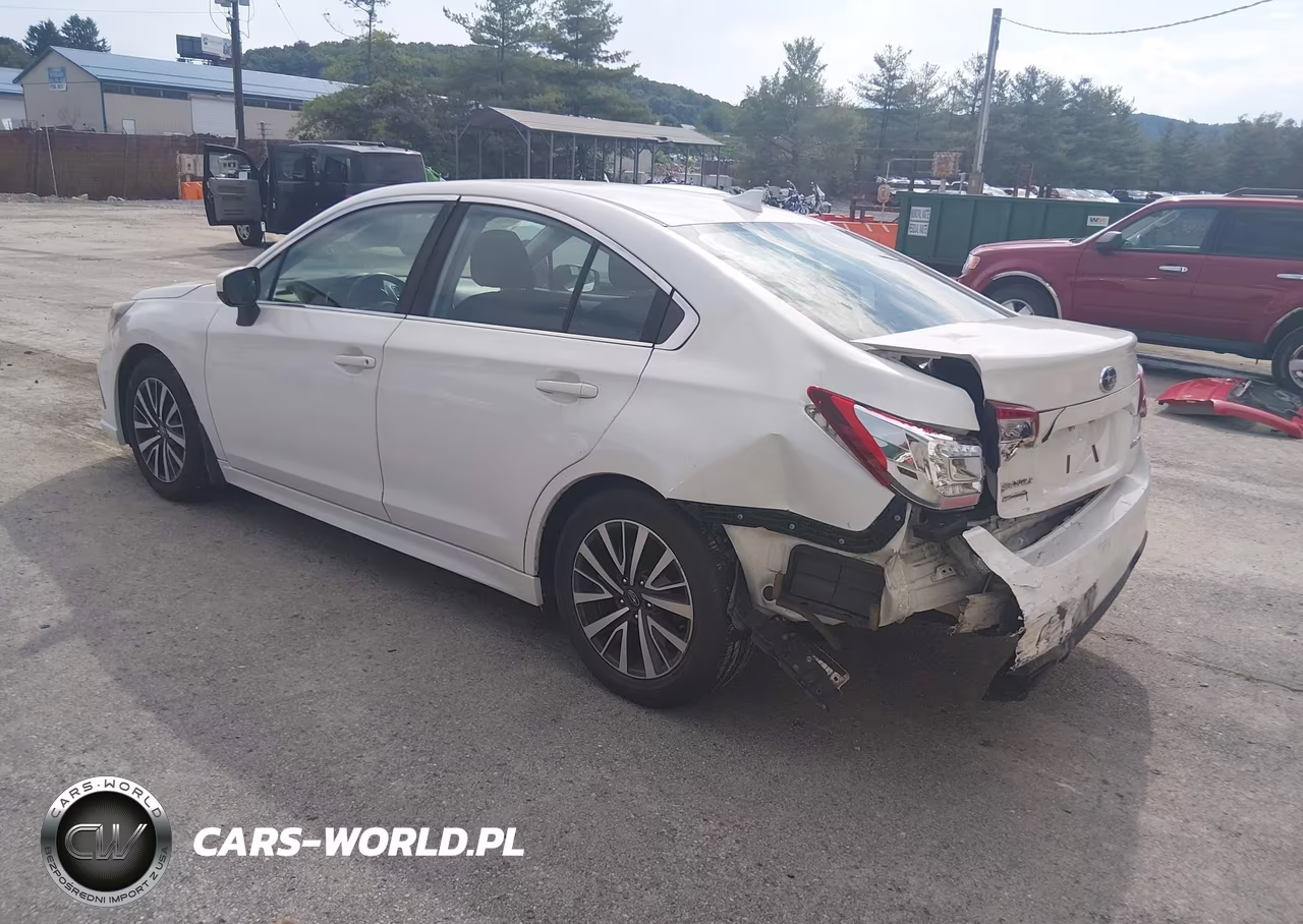 2018 Subaru Legacy 2.5I Premium VIN:4S3BNAC69J3002099 - 3