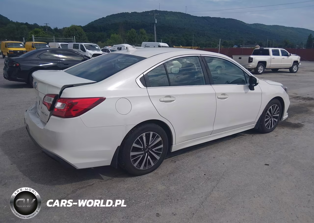 2018 Subaru Legacy 2.5I Premium VIN:4S3BNAC69J3002099 - 4