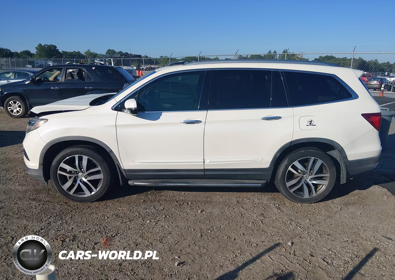 2016 Honda Pilot Elite VIN:5FNYF6H01GB106610 - 14