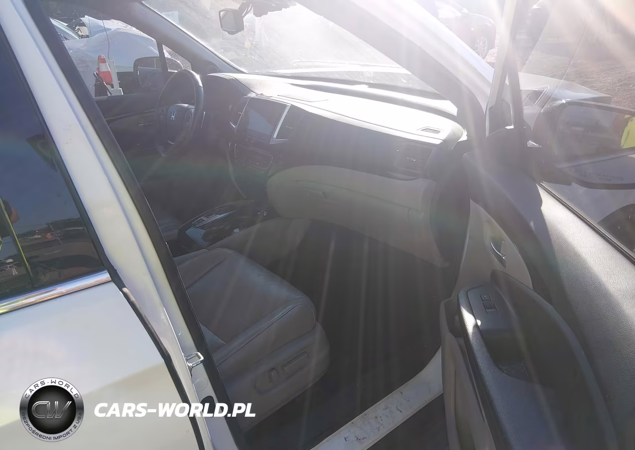 2016 Honda Pilot Elite VIN:5FNYF6H01GB106610 - 5