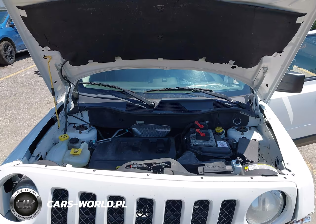 2012 Jeep Patriot Latitude VIN:1C4NJRFB6CD689765 - 10