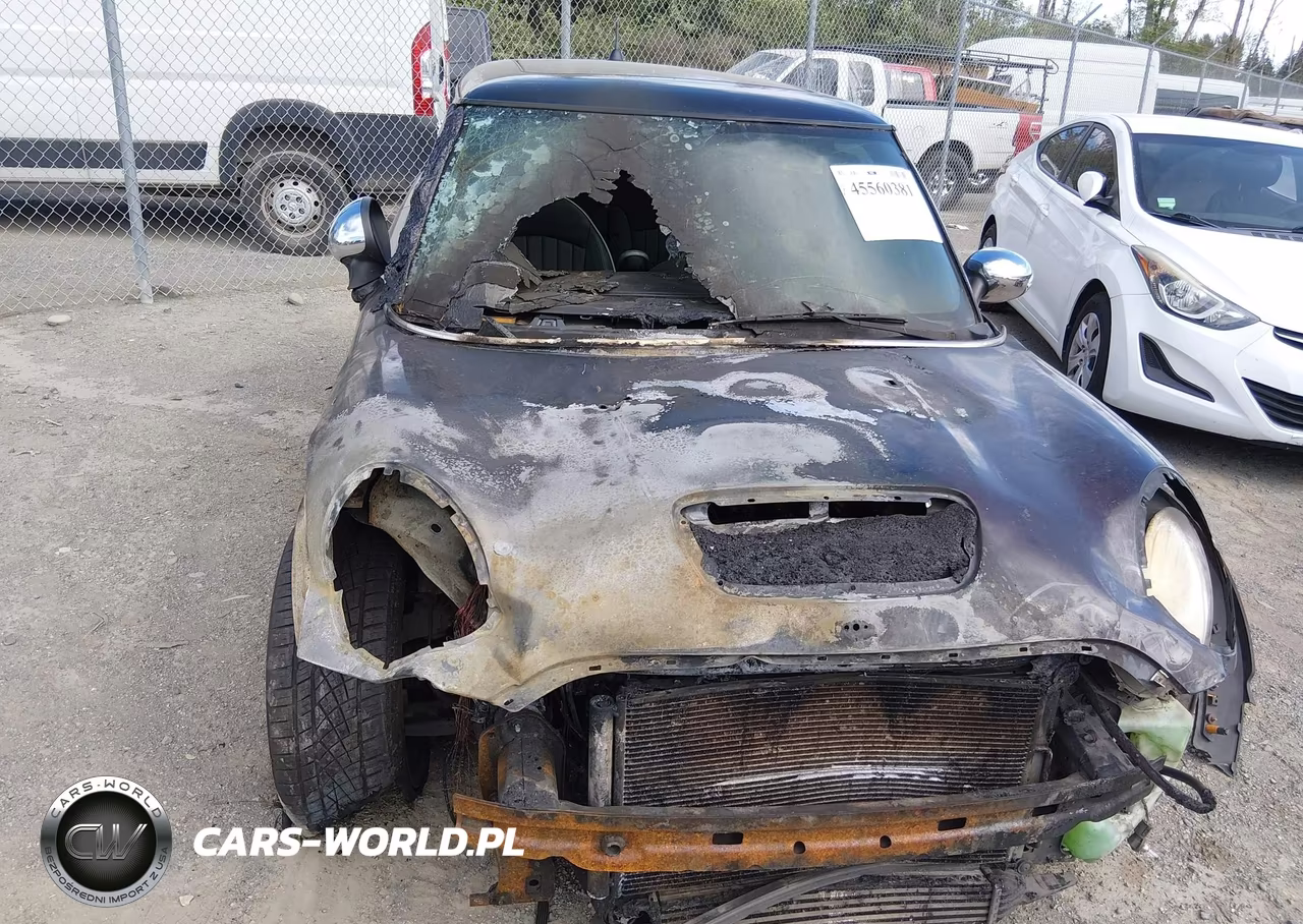 2009 Mini Cooper S VIN:WMWMF73509TT95015 - 12