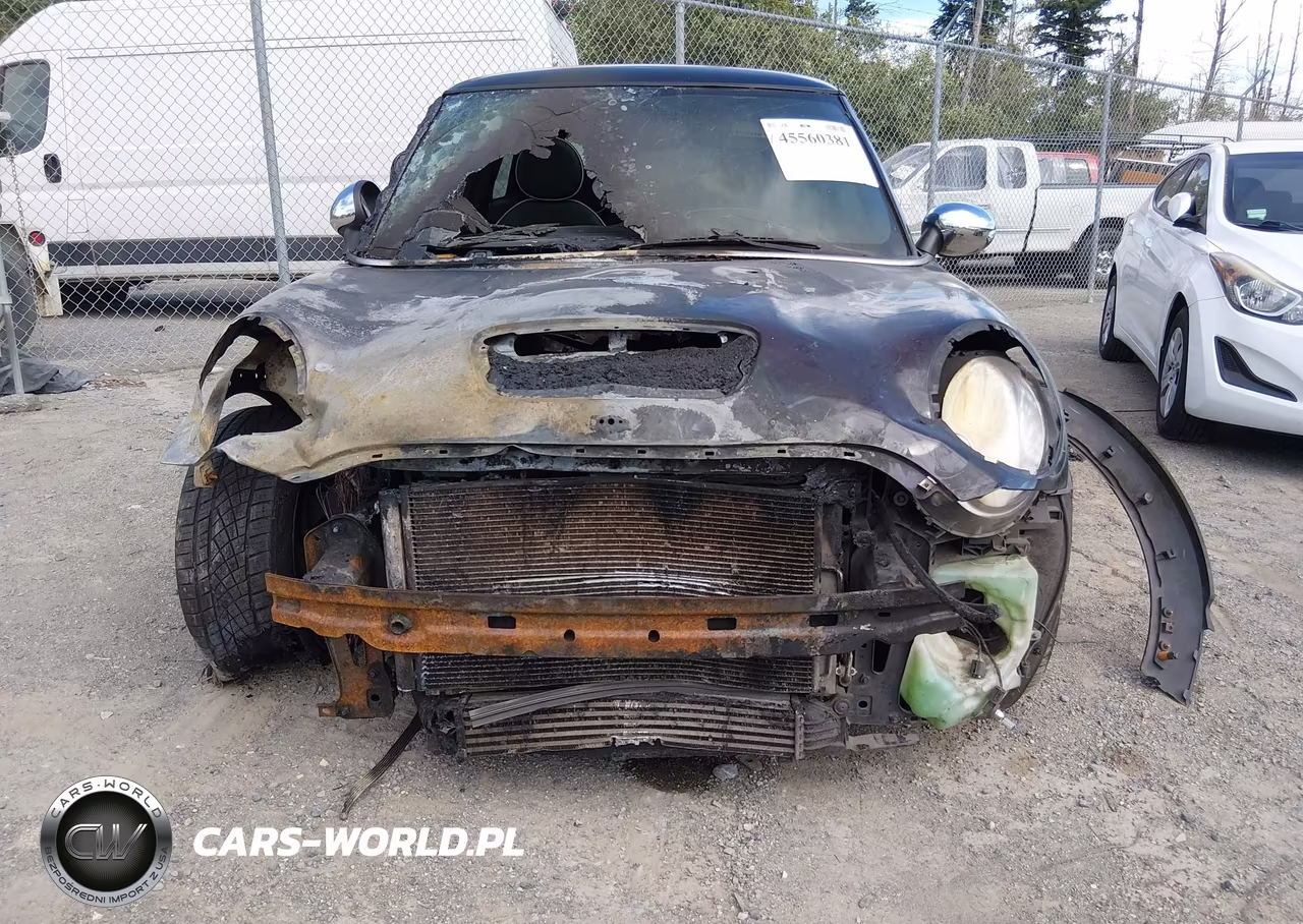 2009 Mini Cooper S VIN:WMWMF73509TT95015 - 14