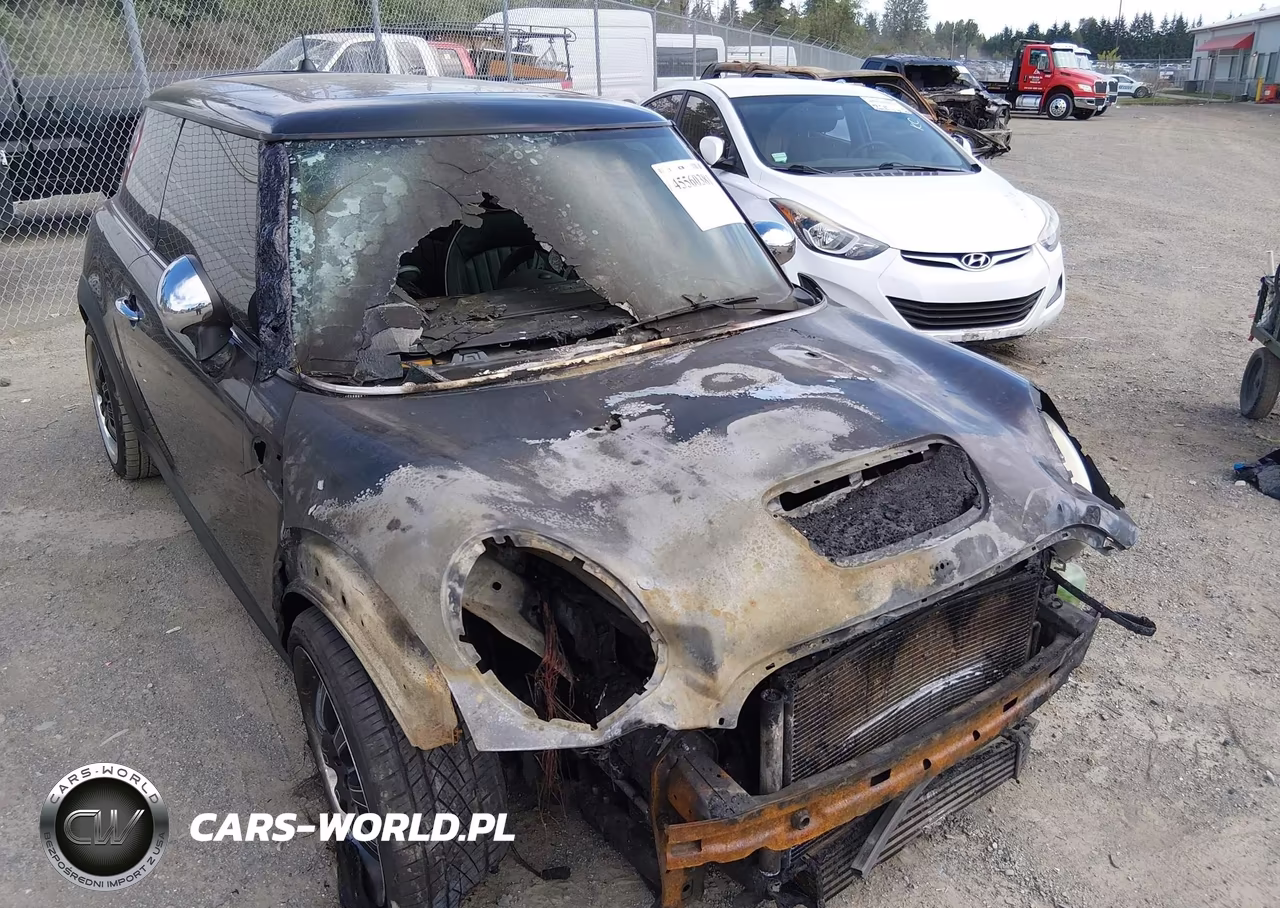 2009 Mini Cooper S VIN:WMWMF73509TT95015 - 15