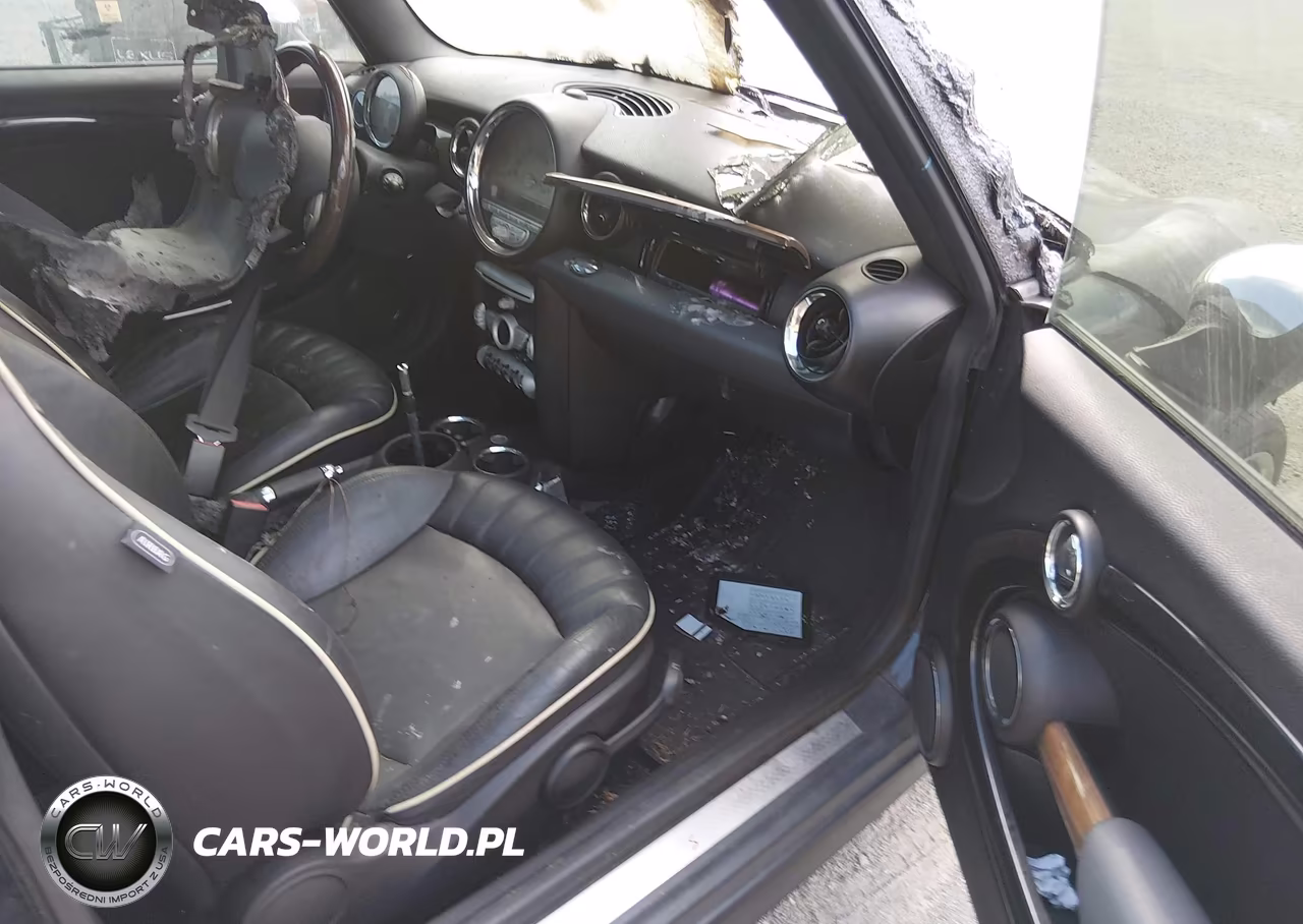 2009 Mini Cooper S VIN:WMWMF73509TT95015 - 5