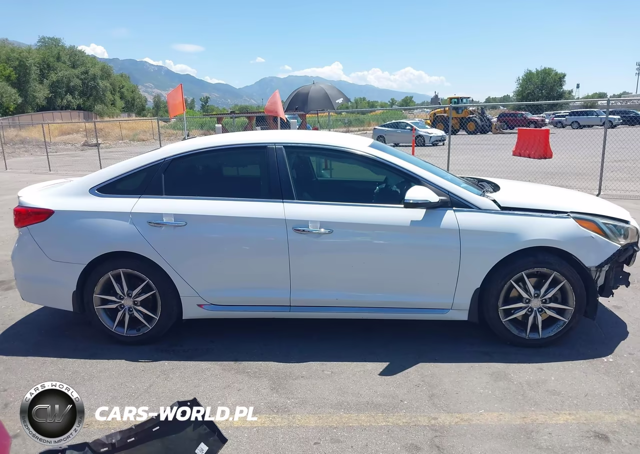 2015 Hyundai Sonata Sport 2.0T VIN:5NPE34ABXFH158748 - 14