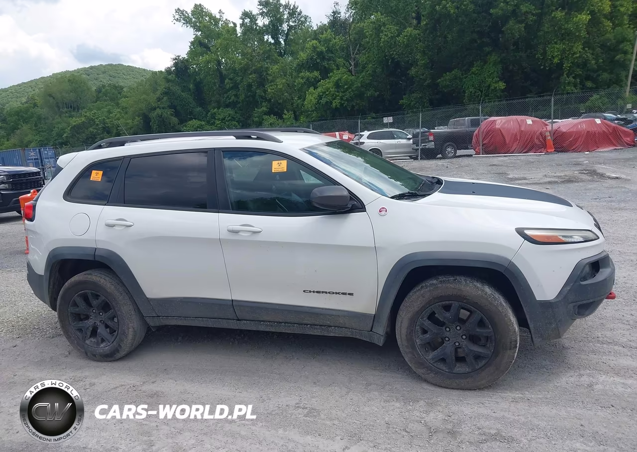 2015 Jeep Cherokee Trailhawk VIN:1C4PJMBS6FW778522 - 13