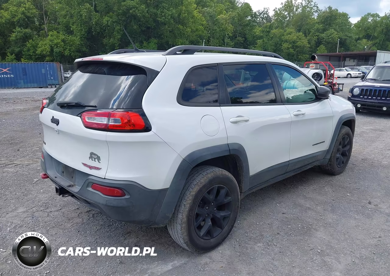 2015 Jeep Cherokee Trailhawk VIN:1C4PJMBS6FW778522 - 4