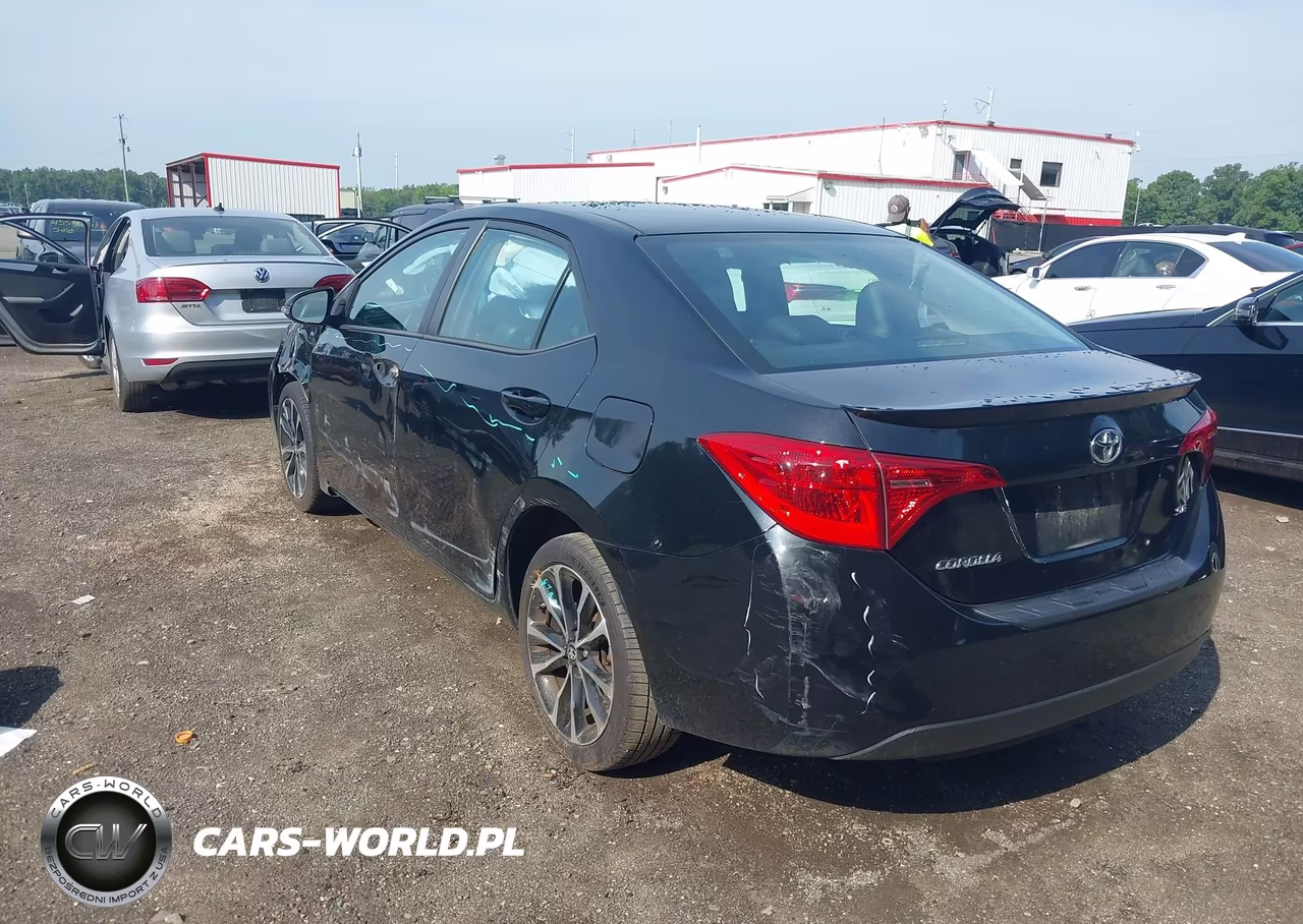 2018 Toyota Corolla Se VIN:2T1BURHEXJC053913 - 3