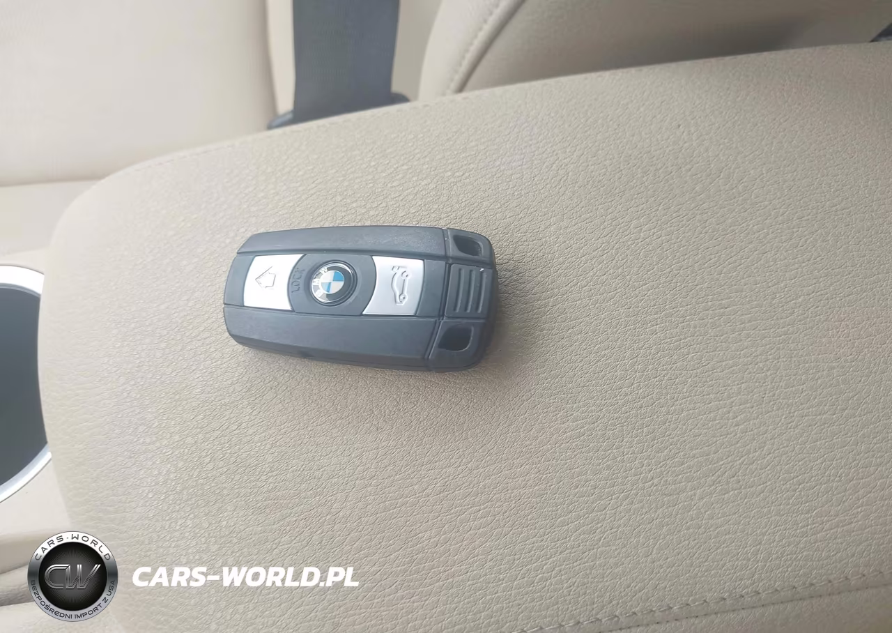 2015 BMW X1 xDrive28I VIN:WBAVL1C57FVY34043 - 11
