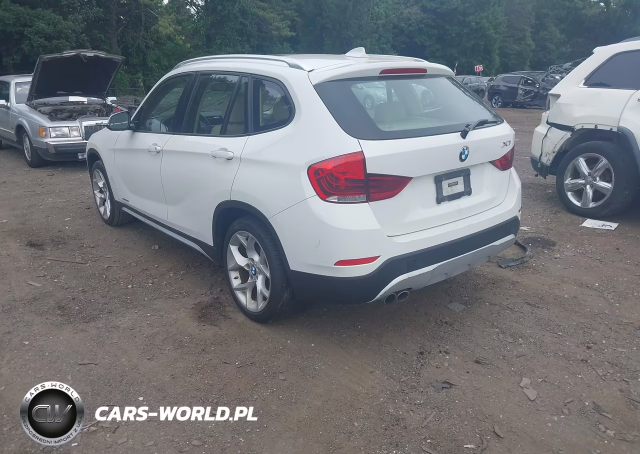 2015 BMW X1 xDrive28I VIN:WBAVL1C57FVY34043 - 3