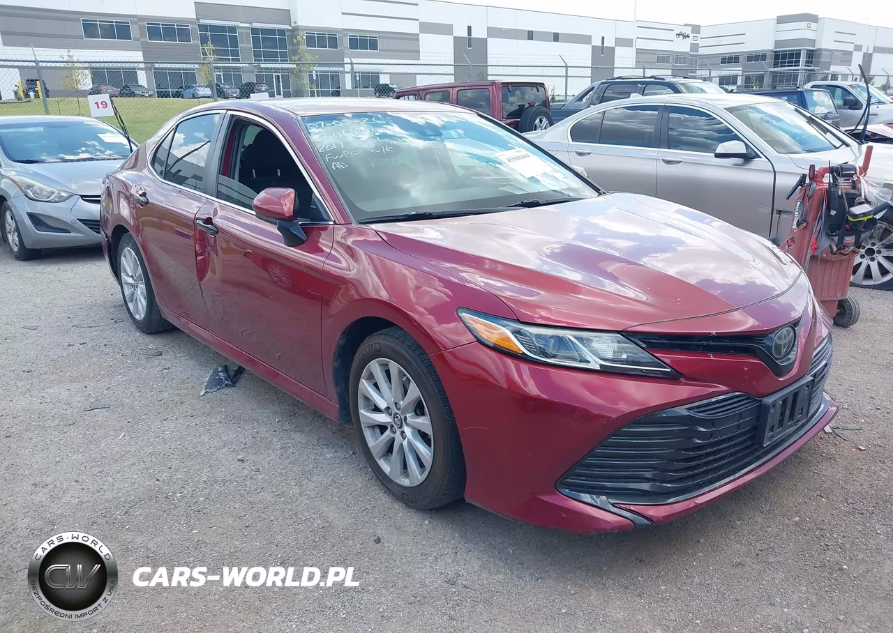 2019 Toyota Camry Le – zdjęcie 1 z 17