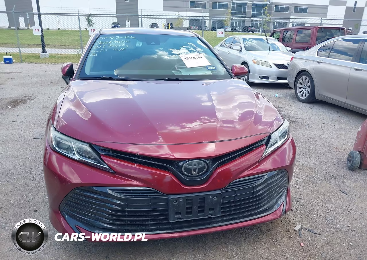 2019 Toyota Camry Le VIN:4T1B11HK8KU713589 - 12