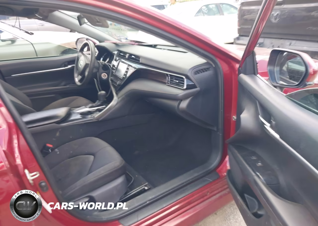 2019 Toyota Camry Le VIN:4T1B11HK8KU713589 - 5