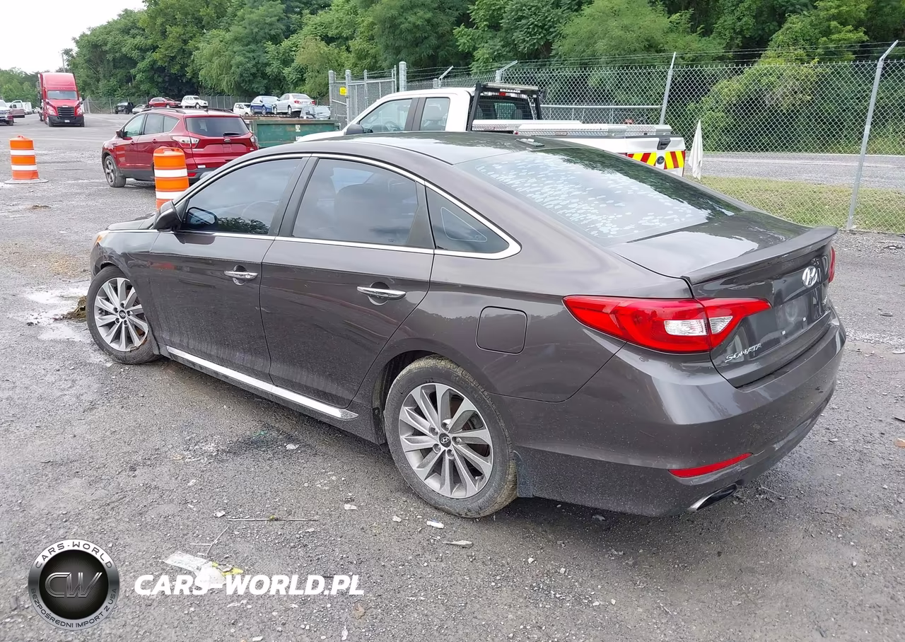 2016 Hyundai Sonata Sport VIN:5NPE34AF8GH396666 - 3