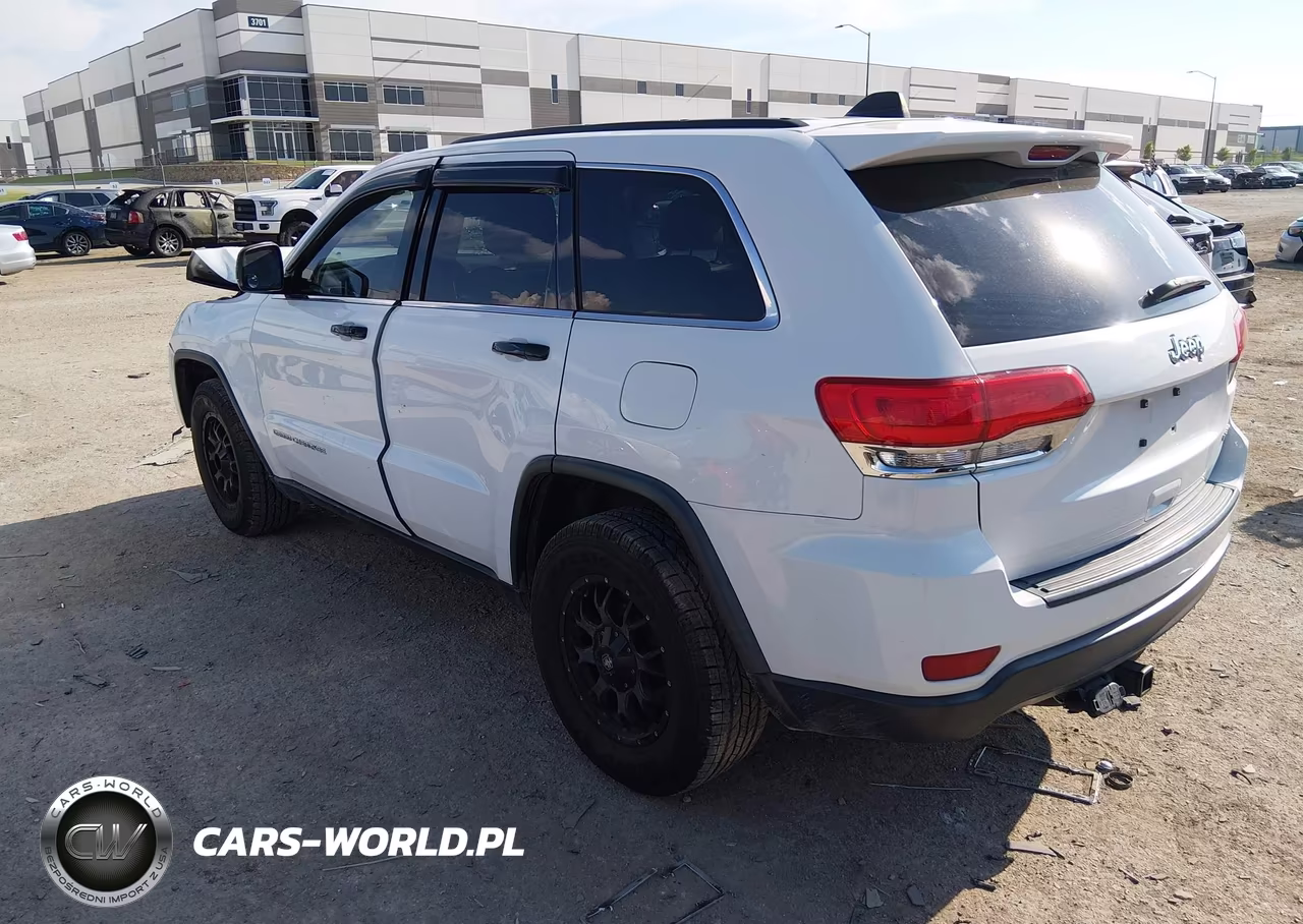 2014 Jeep Grand Cherokee Laredo VIN:1C4RJEAGXEC282246 - 3