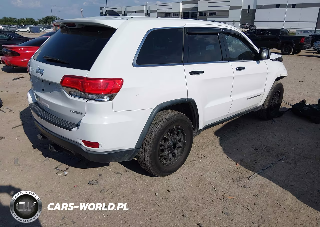 2014 Jeep Grand Cherokee Laredo VIN:1C4RJEAGXEC282246 - 4