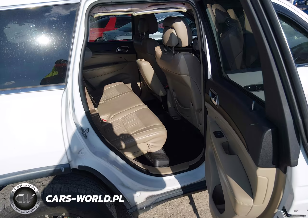 2014 Jeep Grand Cherokee Laredo VIN:1C4RJEAGXEC282246 - 8