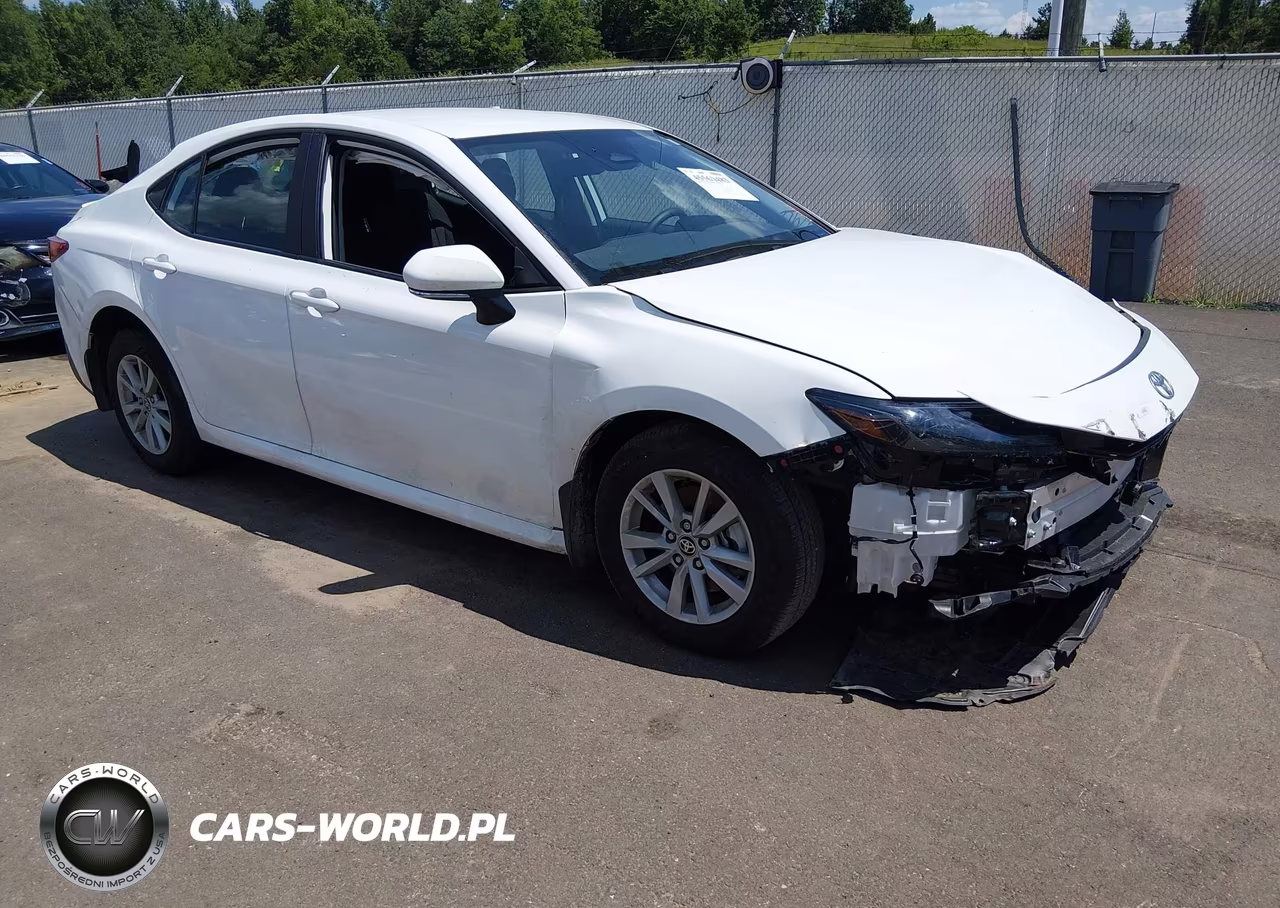 2026 Toyota Camry Le – zdjęcie 1 z 17