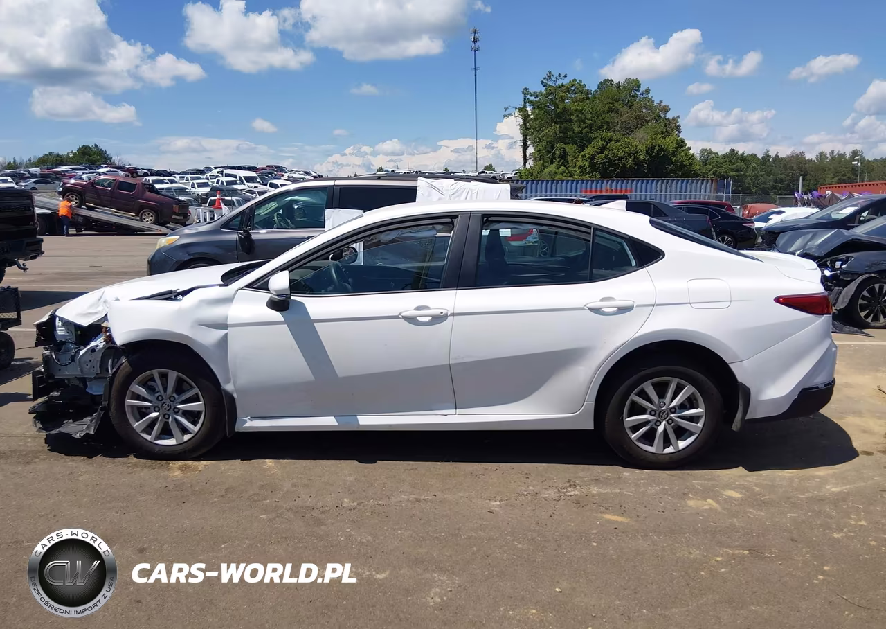 2026 Toyota Camry Le VIN:4T1DAACK7TU292398 - 15