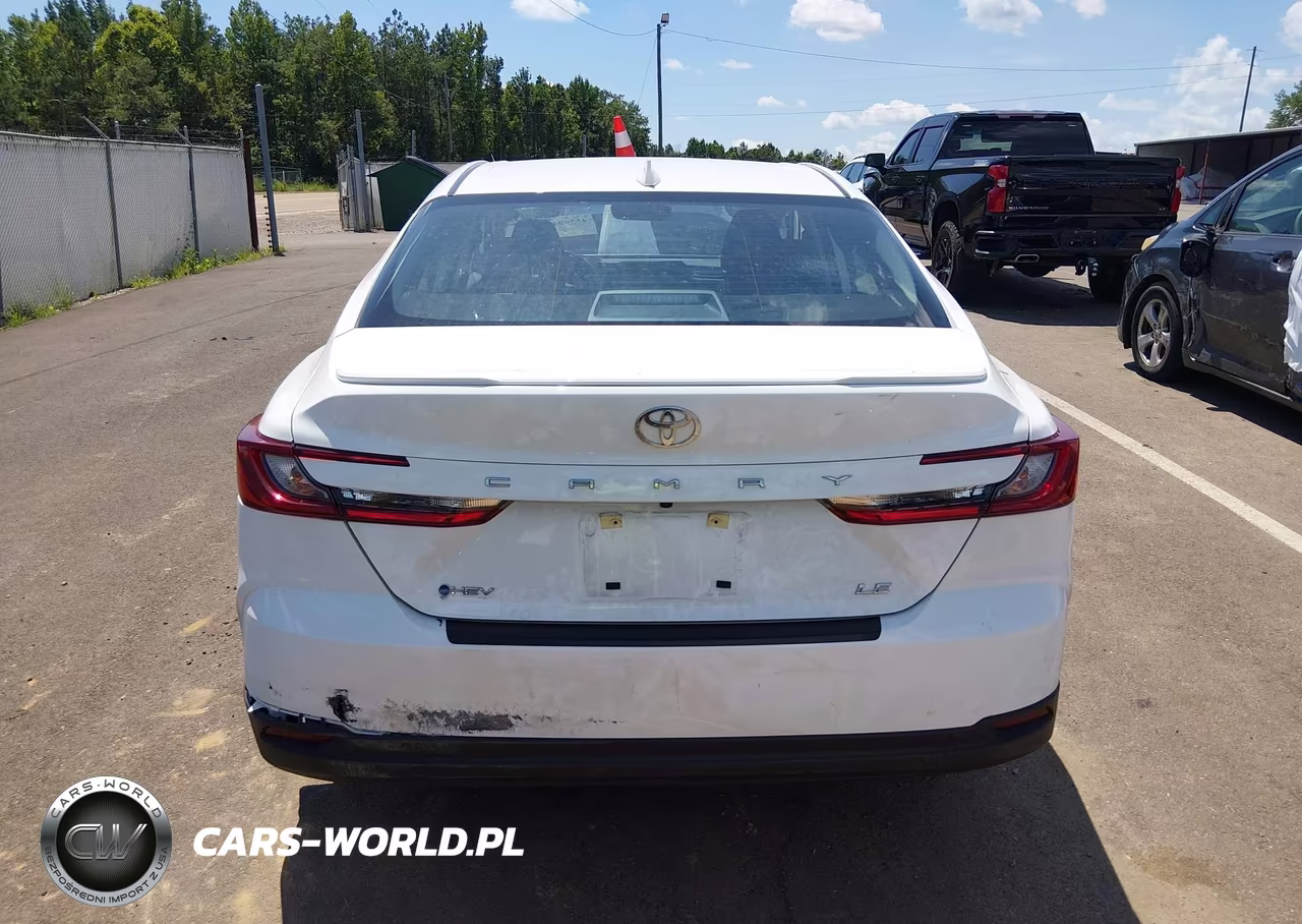 2026 Toyota Camry Le VIN:4T1DAACK7TU292398 - 17