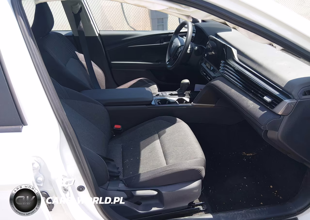 2026 Toyota Camry Le VIN:4T1DAACK7TU292398 - 5