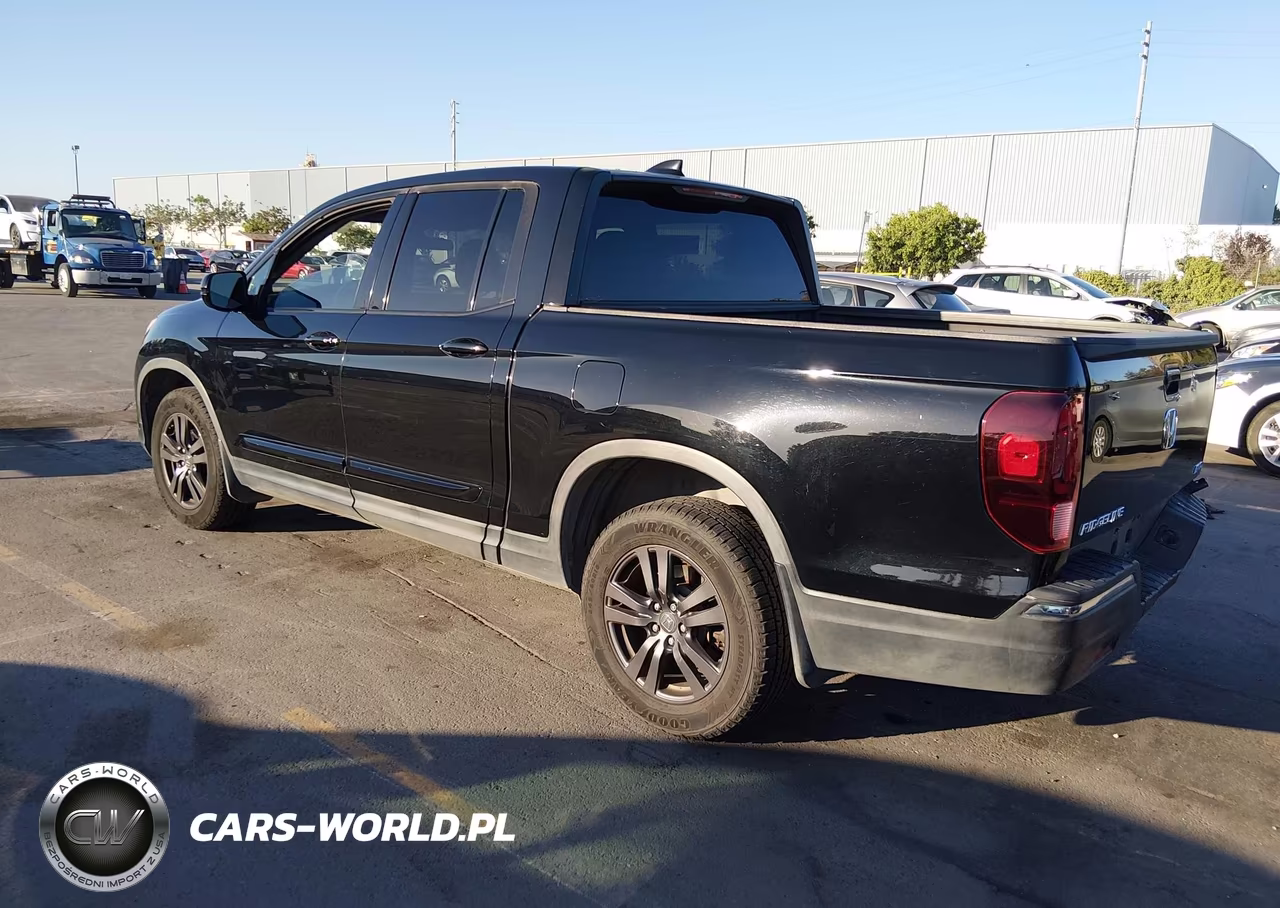 2017 Honda Ridgeline Sport VIN:5FPYK3F11HB007641 - 3