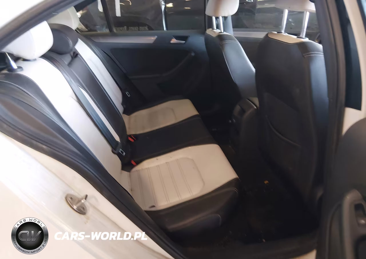 2017 Volkswagen Jetta 1.8T Sport VIN:3VWD17AJ3HM387633 - 8