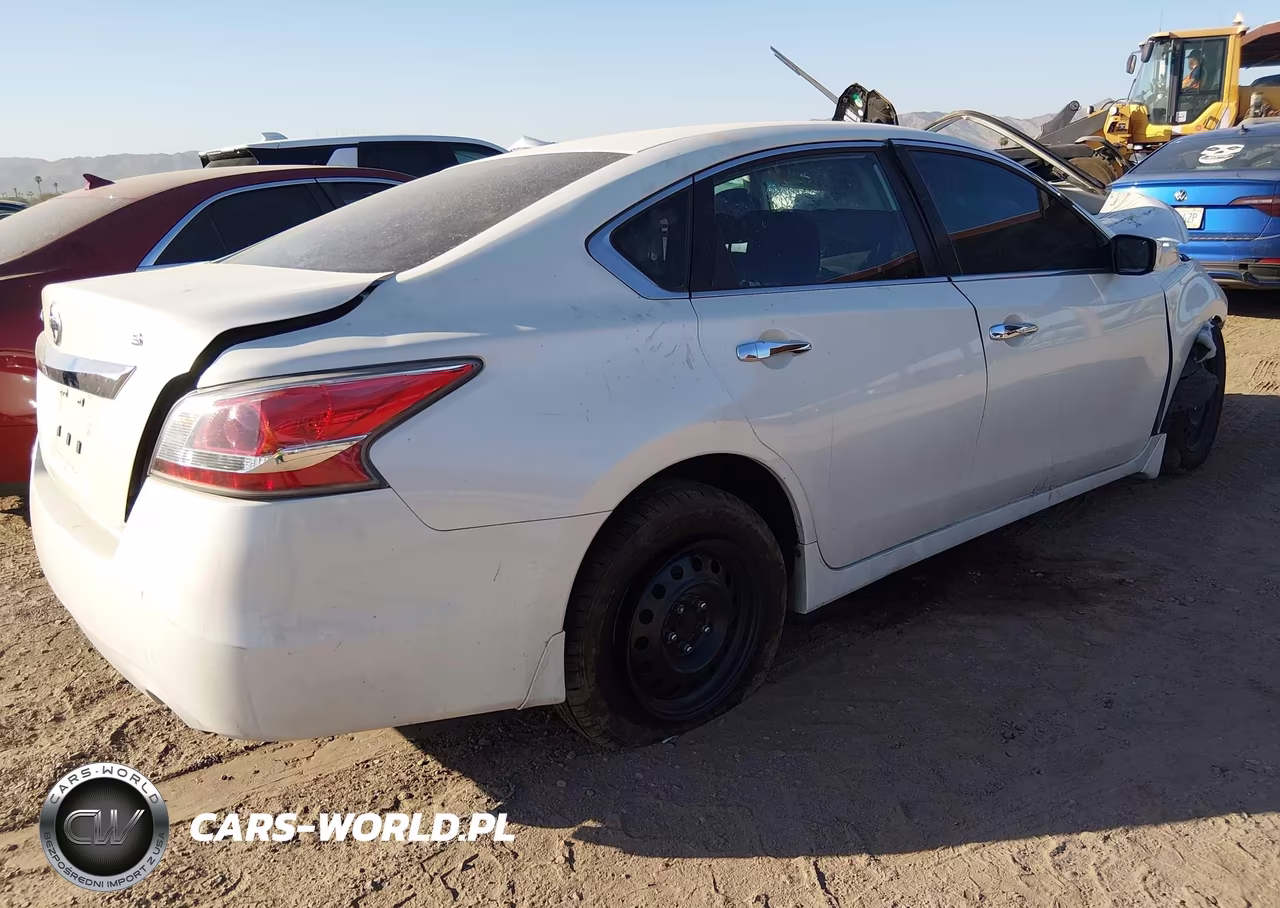 2015 Nissan Altima 2.5 S VIN:1N4AL3AP0FC477498 - 4