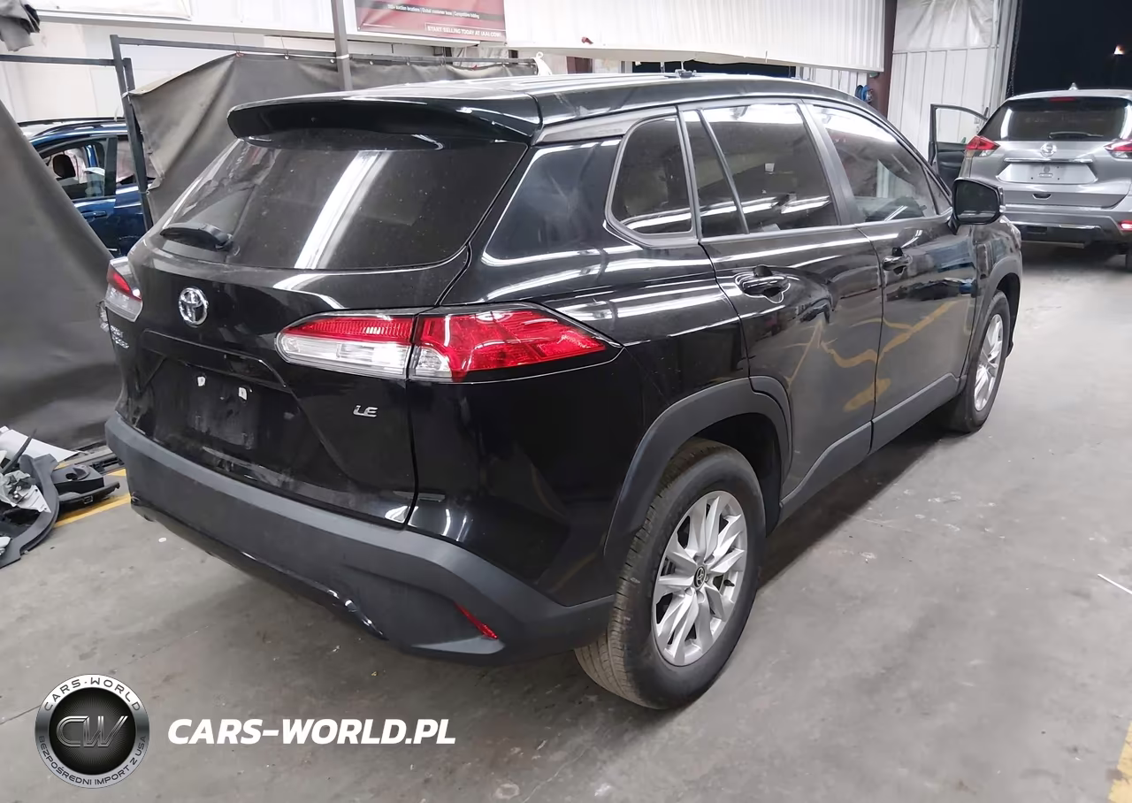 2023 Toyota Corolla Cross Le VIN:7MUCAAAGXPV057671 - 4