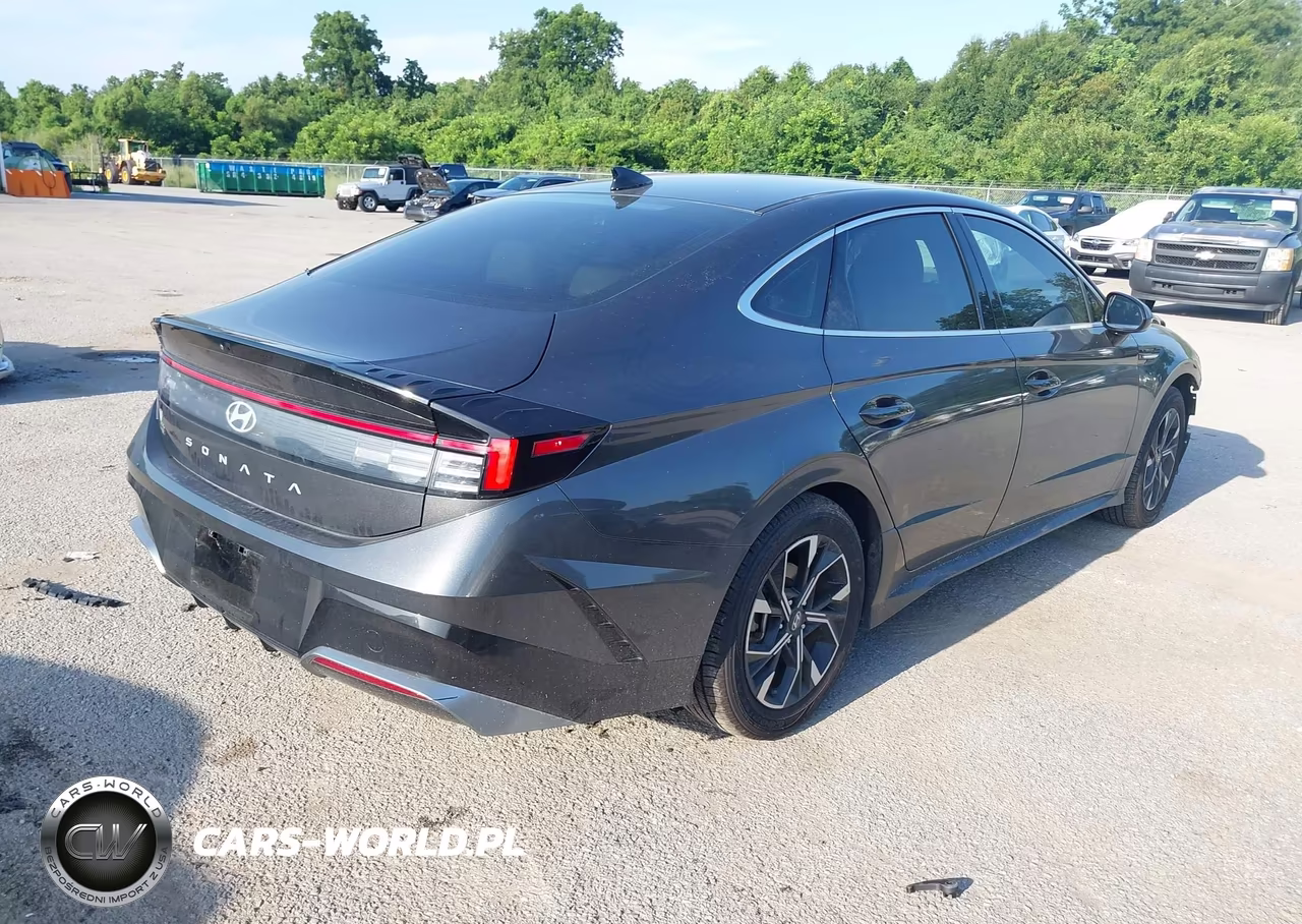 2025 Hyundai Sonata Sel VIN:KMHL64JA6SA429629 - 4