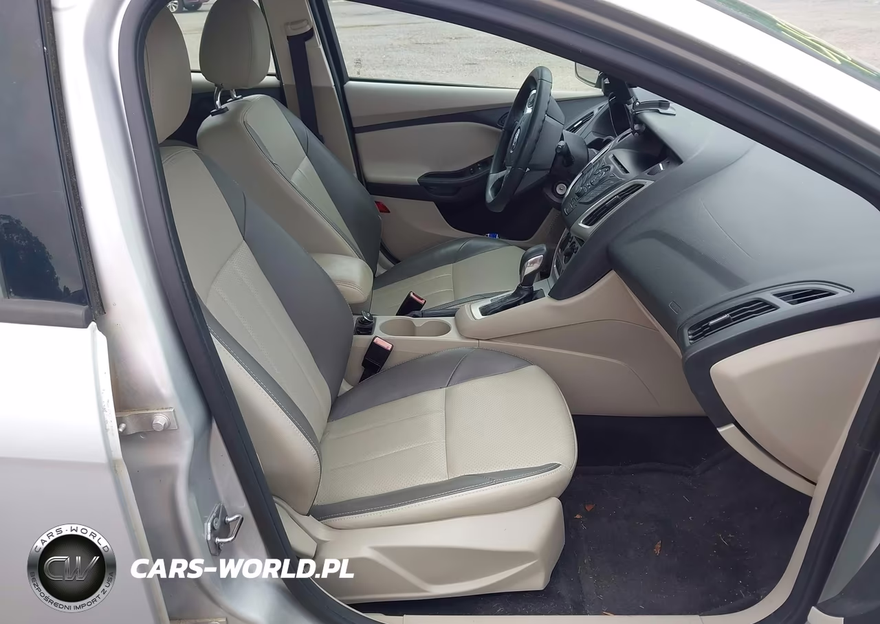 2012 Ford Focus Se VIN:1FAHP3K28CL375612 - 5