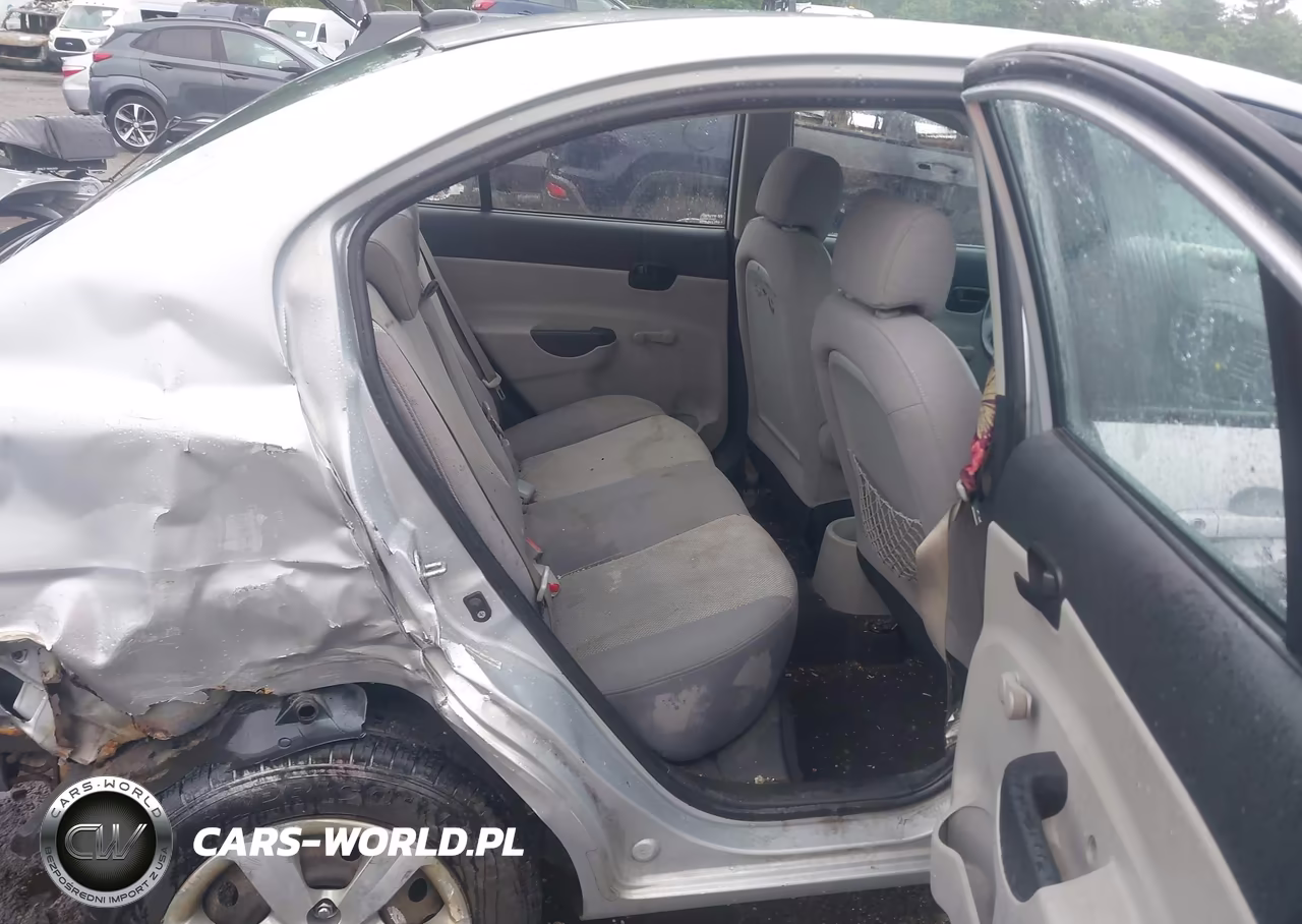 2009 Hyundai Accent Gls VIN:KMHCN46C09U316233 - 8