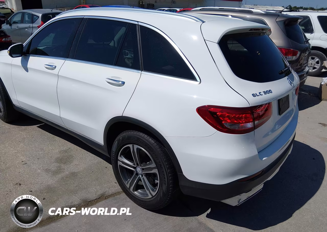 2017 Mercedes-Benz Glc 300 4Matic VIN:WDC0G4KB5HF184212 - 3