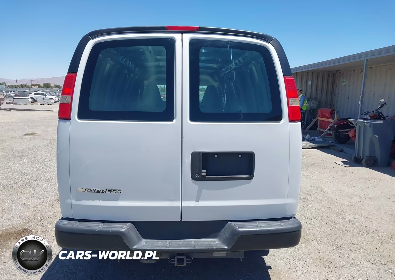 2018 Chevrolet Express 3500 Work Van VIN:1GCZGHFG8J1316859 - 19