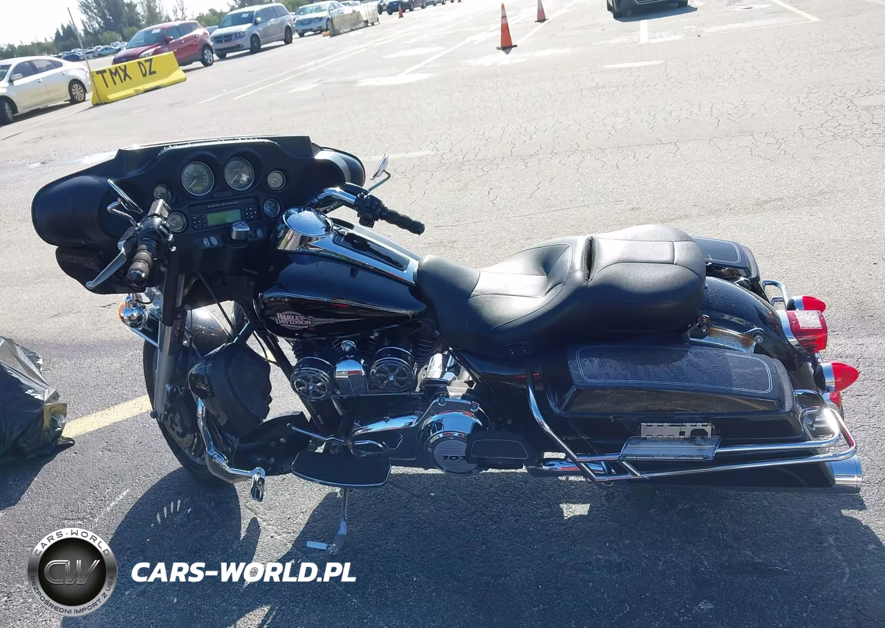 2012 Harley-Davidson Flhtc Electra Glide Classic VIN:1HD1FFM11CB649774 - 13