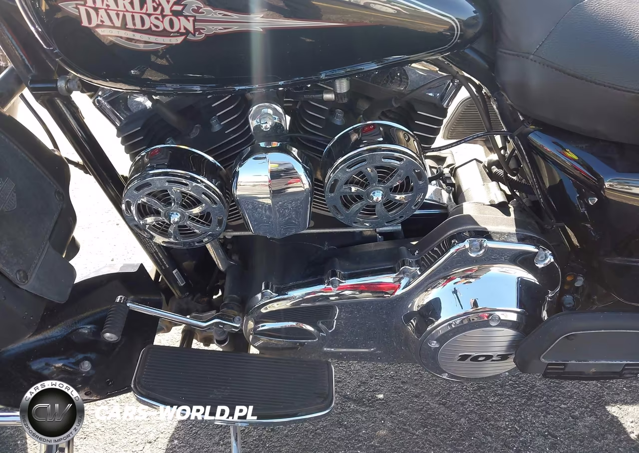 2012 Harley-Davidson Flhtc Electra Glide Classic VIN:1HD1FFM11CB649774 - 9