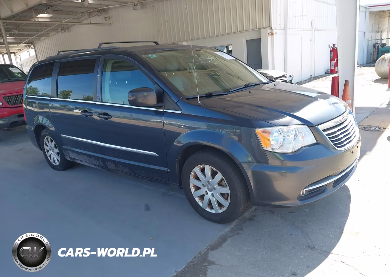 2014 Chrysler Town & Country Touring – zdjęcie 1 z 16