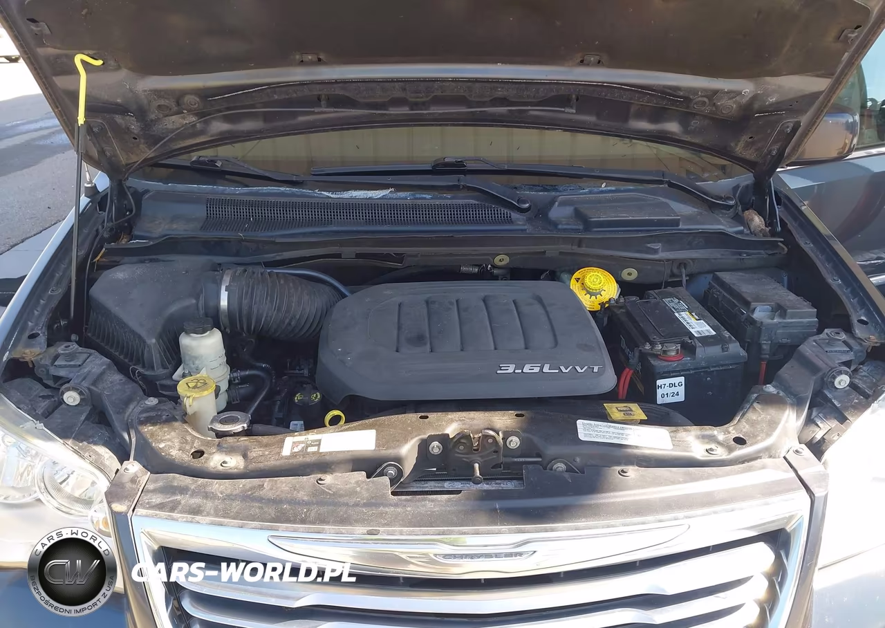 2014 Chrysler Town & Country Touring VIN:2C4RC1BG1ER363306 - 10