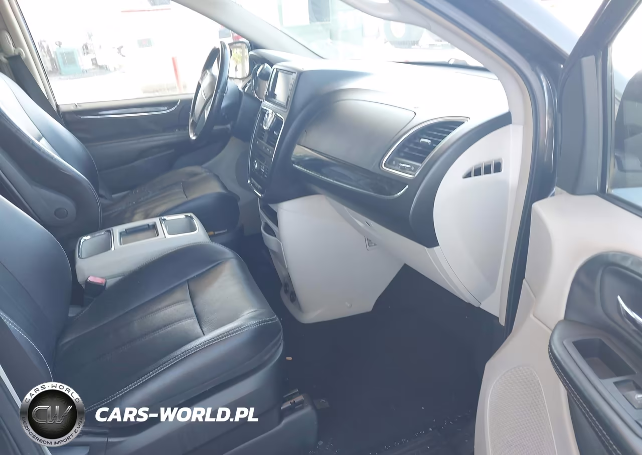 2014 Chrysler Town & Country Touring VIN:2C4RC1BG1ER363306 - 5