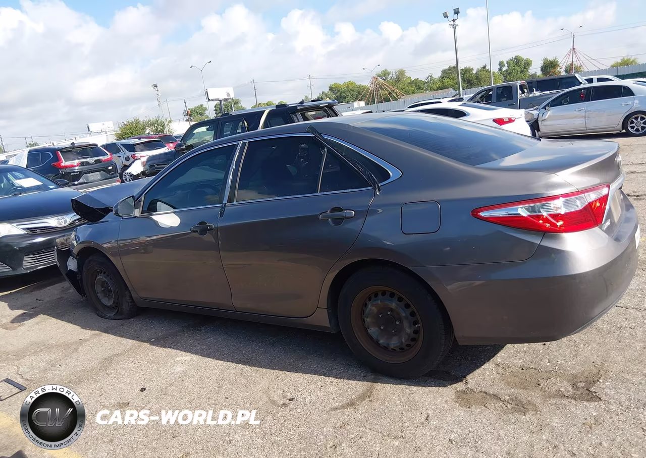2016 Toyota Camry Le VIN:4T4BF1FK4GR560257 - 14