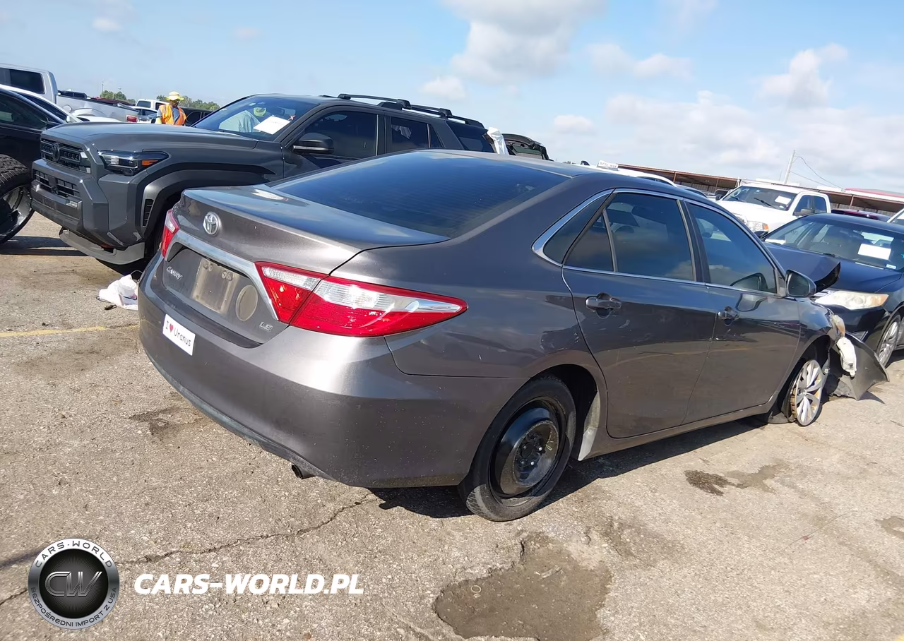 2016 Toyota Camry Le VIN:4T4BF1FK4GR560257 - 4