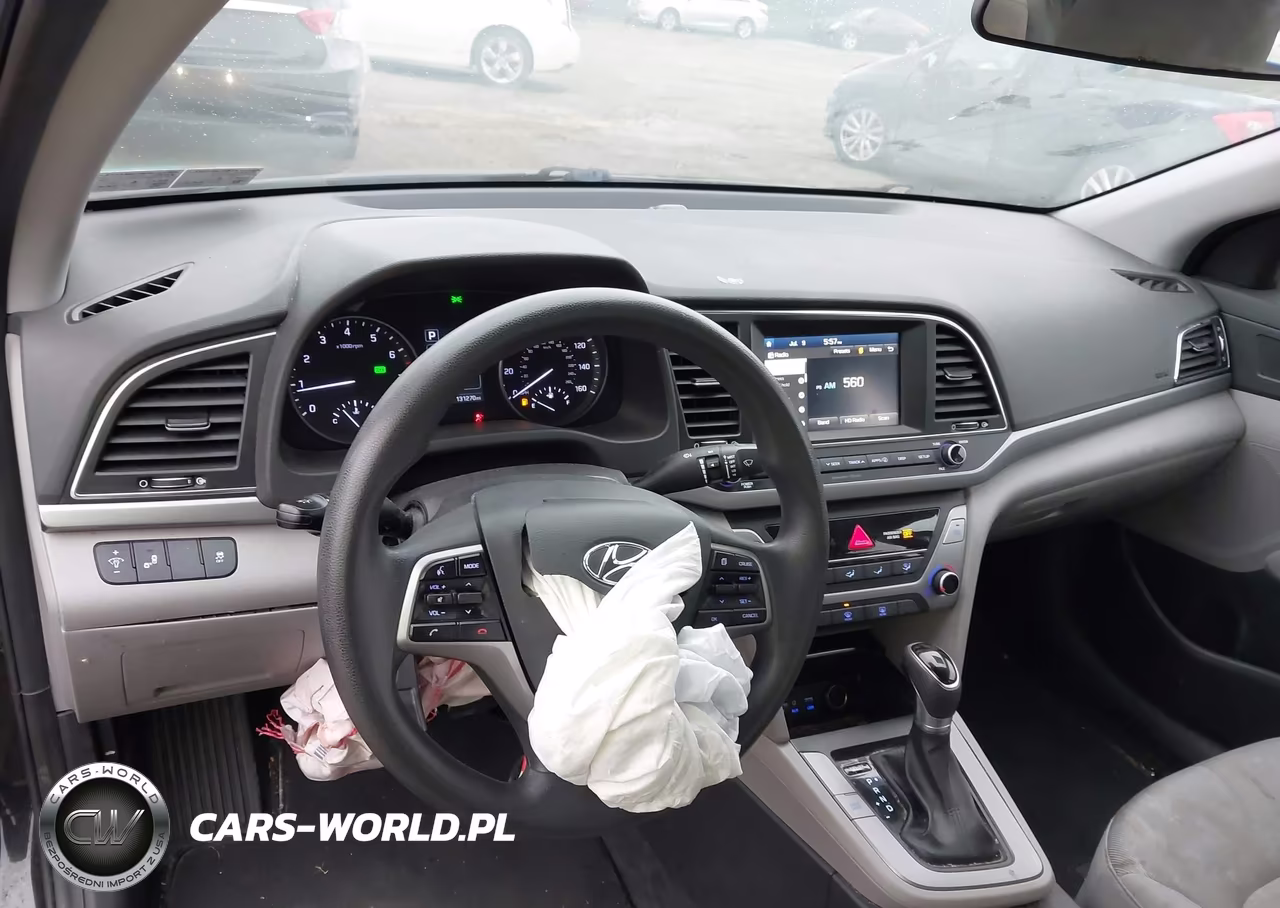2018 Hyundai Elantra Sel VIN:5NPD84LF8JH270664 - 17