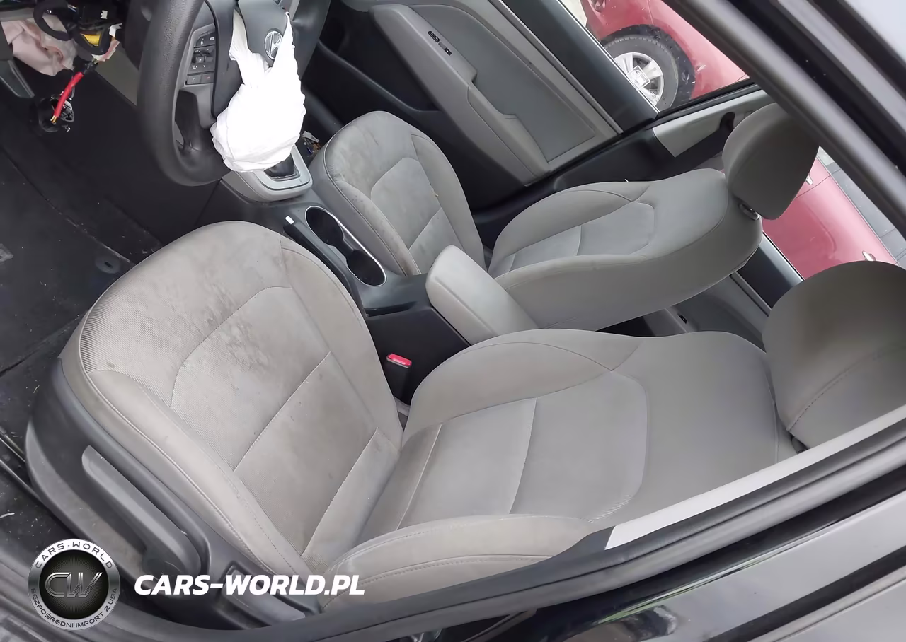 2018 Hyundai Elantra Sel VIN:5NPD84LF8JH270664 - 18