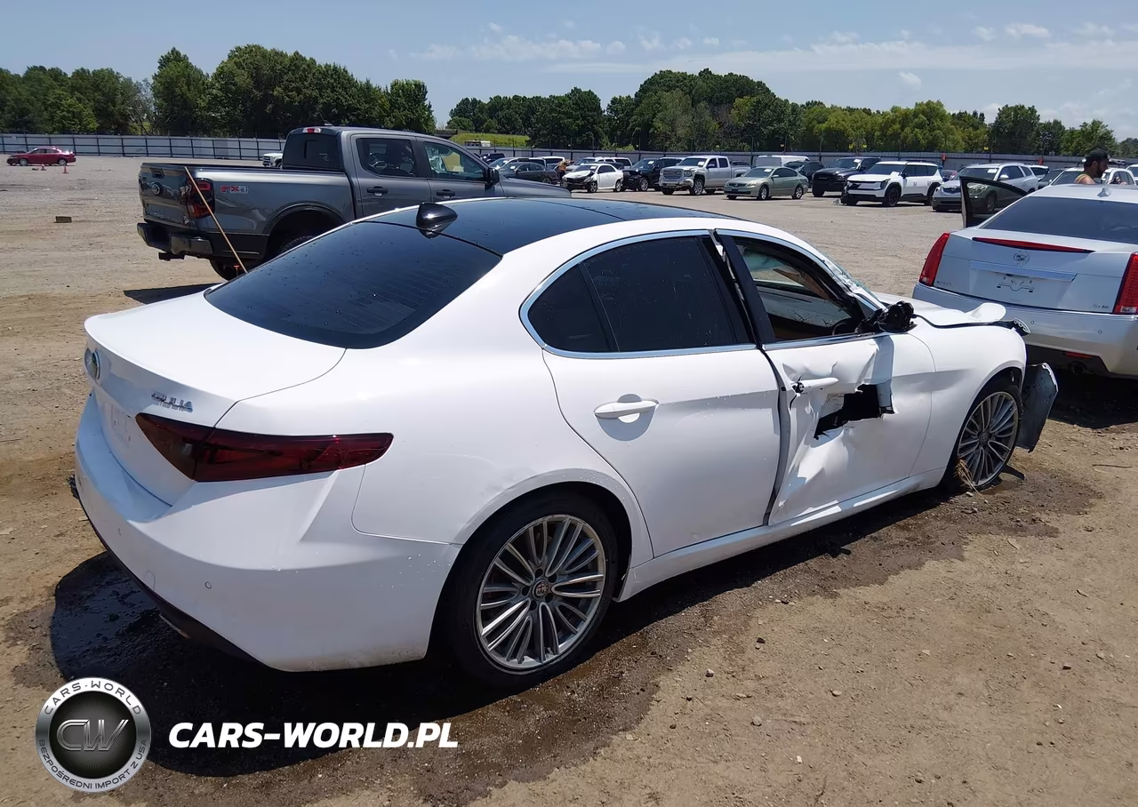 2017 Alfa Romeo Giulia Ti Rwd VIN:ZARFAECN0H7550089 - 4