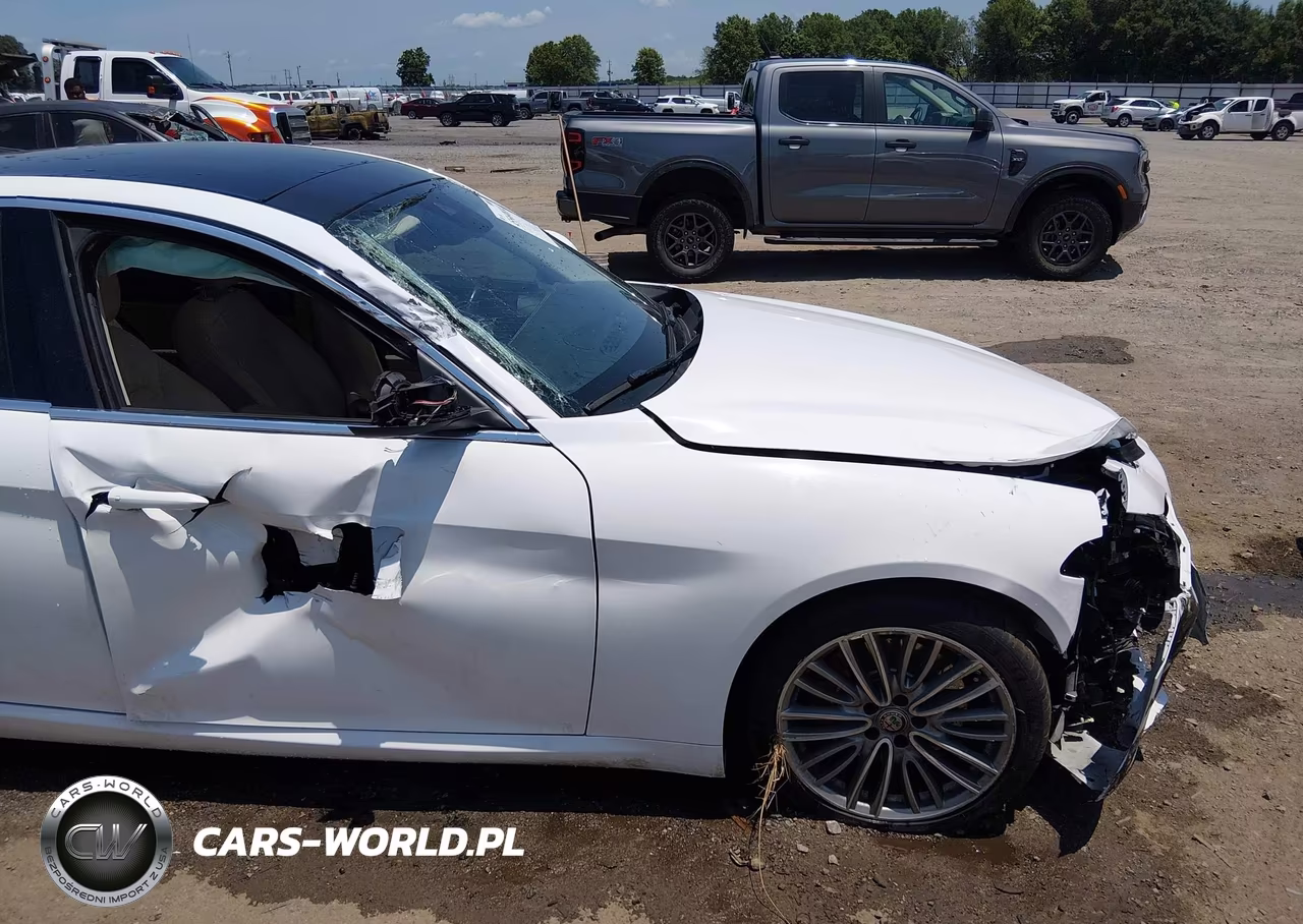 2017 Alfa Romeo Giulia Ti Rwd VIN:ZARFAECN0H7550089 - 6