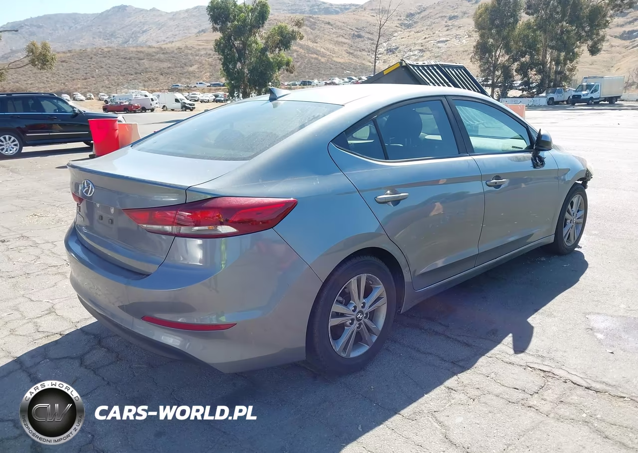 2018 Hyundai Elantra Value Edition VIN:KMHD84LF8JU532426 - 4