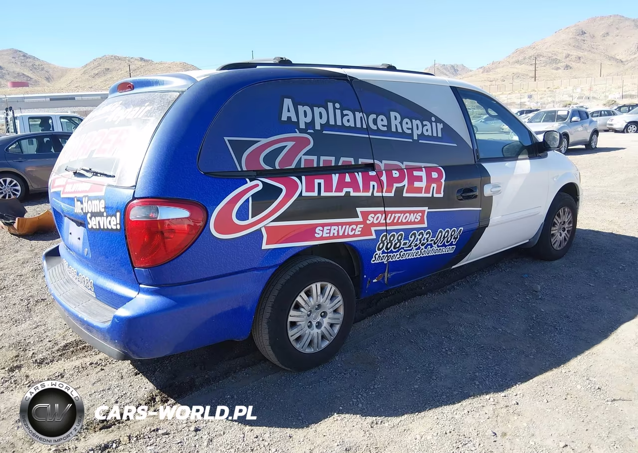 2007 Chrysler Town & Country Lx VIN:2A4GP44R47R213389 - 4