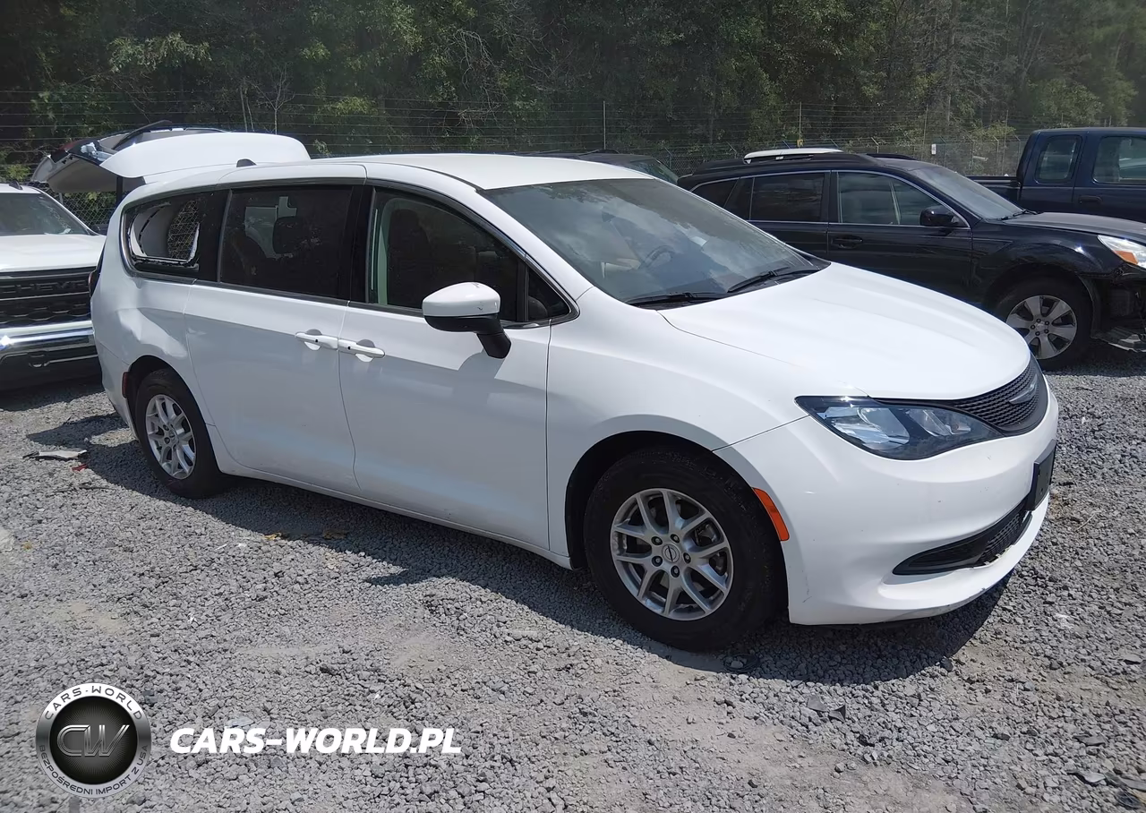 2022 Chrysler Voyager Lx