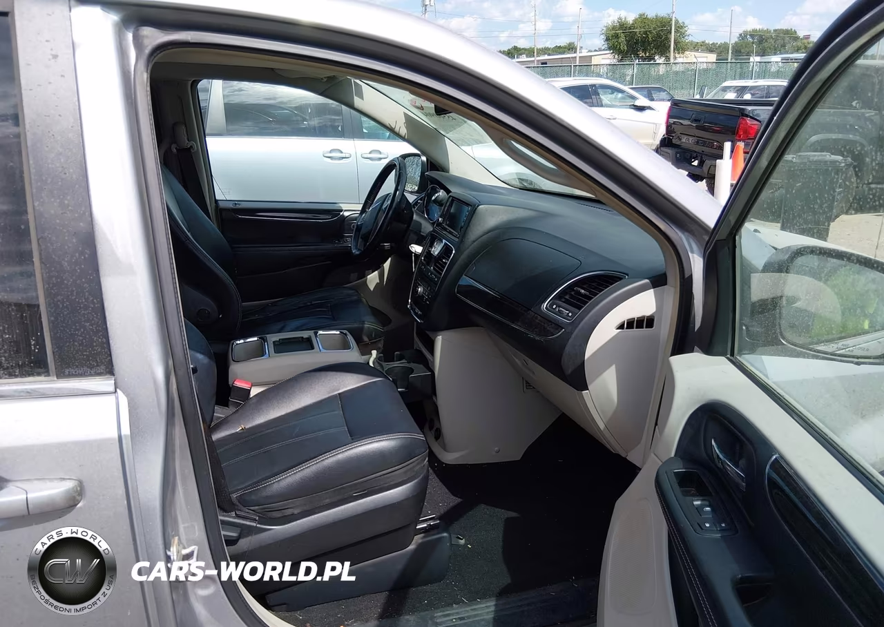 2013 Chrysler Town & Country Touring VIN:2C4RC1BG5DR793659 - 5